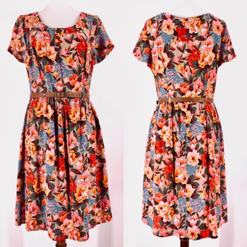 VTG Pepperberry Red Floral Short Sleeve Dress